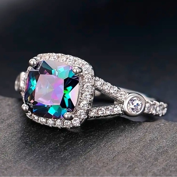 Square Gemstone Vintage Ring - Picture 6 of 6